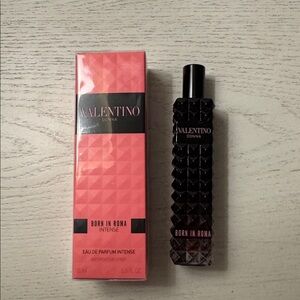 Valentino Donna Born in Roma Intense - Pink and Black 15 ml travel spray